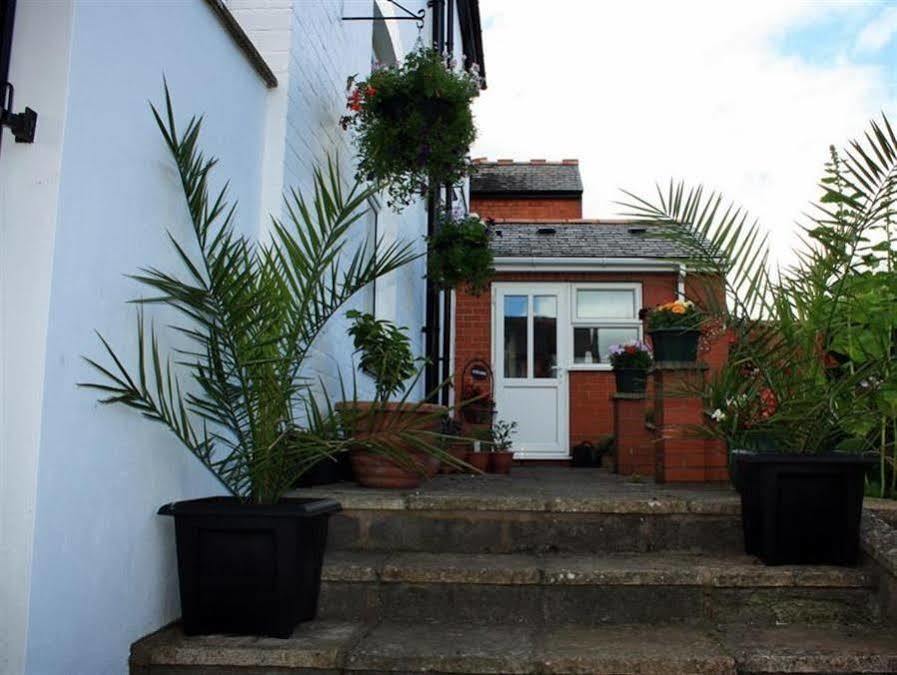 Laurels Bed & Breakfast Oswestry Exterior photo